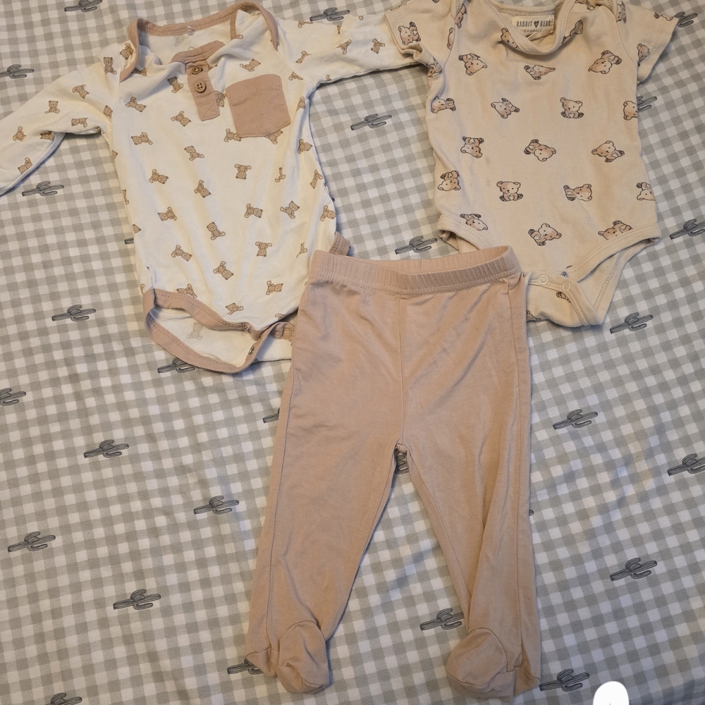 Neutral Bear Print Baby Onesies + Footed Pants Set